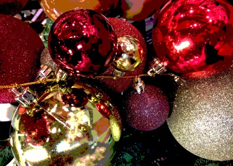 red-christmas-ornaments