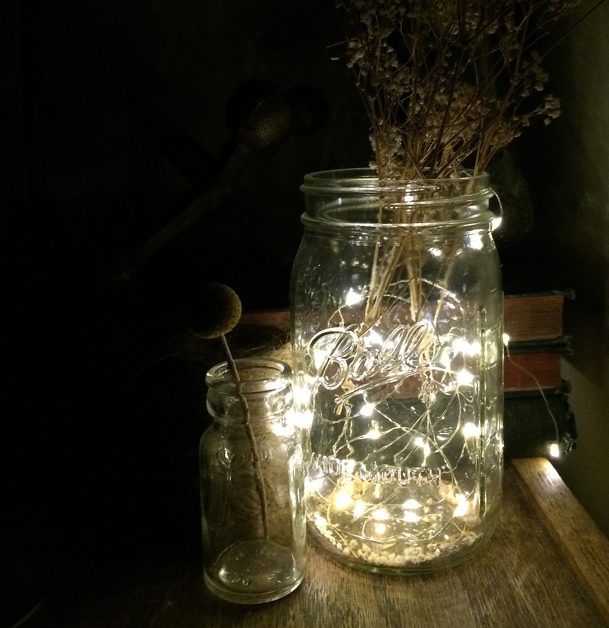 jar w lights