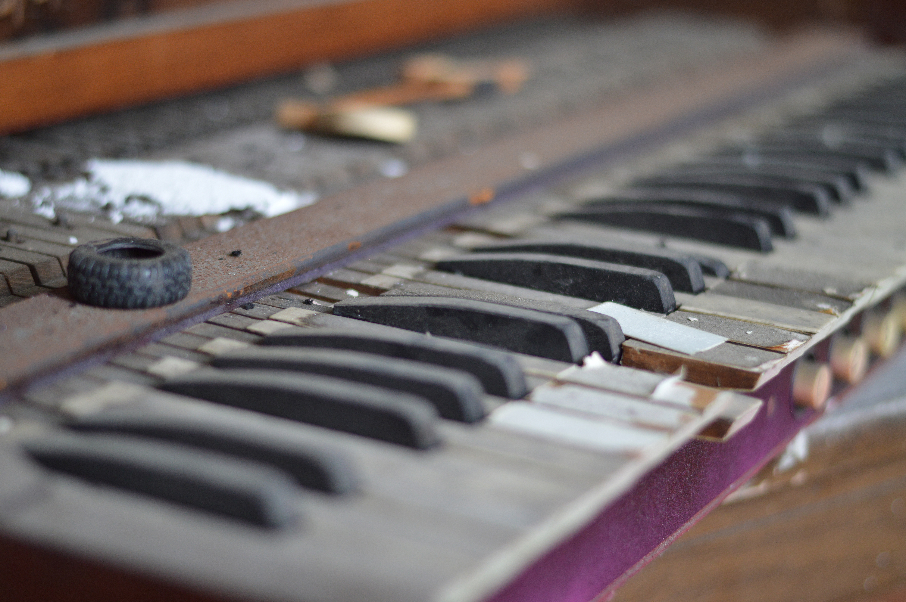 broken piano